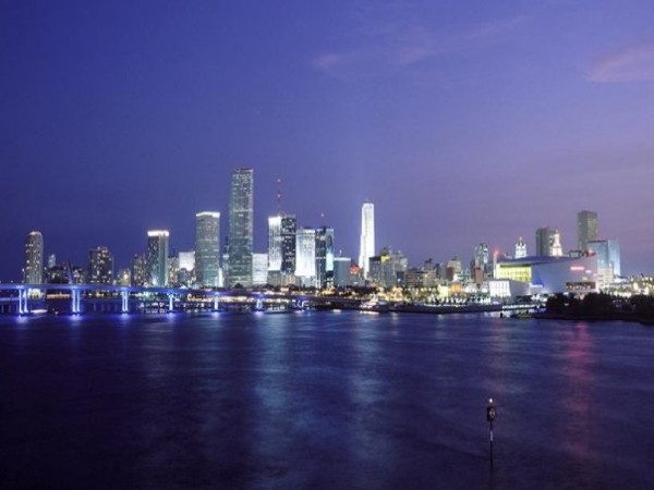 miami by night2.jpg